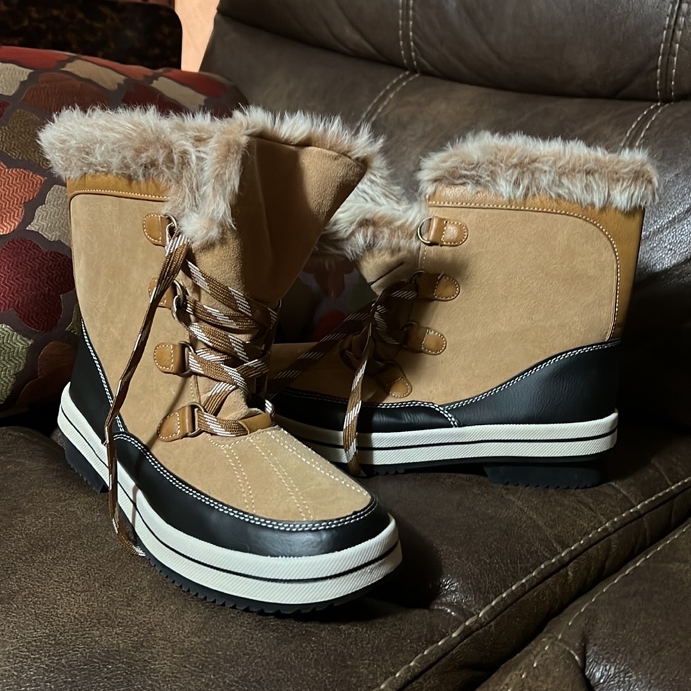 Universal Thread Women’s Boots